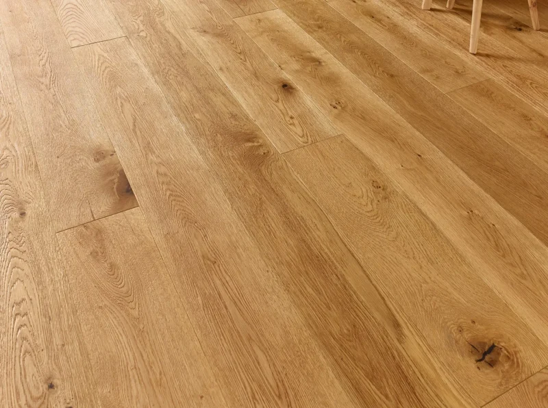180 Deep Brushed Handscraped Natural Brushed & Lacquered - Chelsea